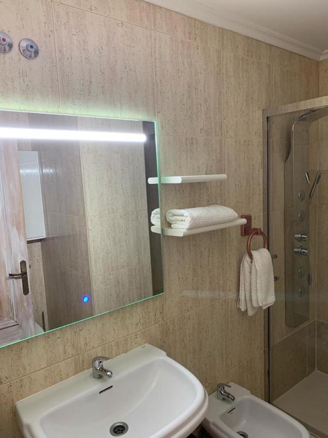 Apartamentos En Playa De Samil Primera Linea De Playa Pe Na Areia ヴィーゴ エクステリア 写真